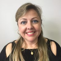 Edileusa Estefani Prado – Professora de robôs